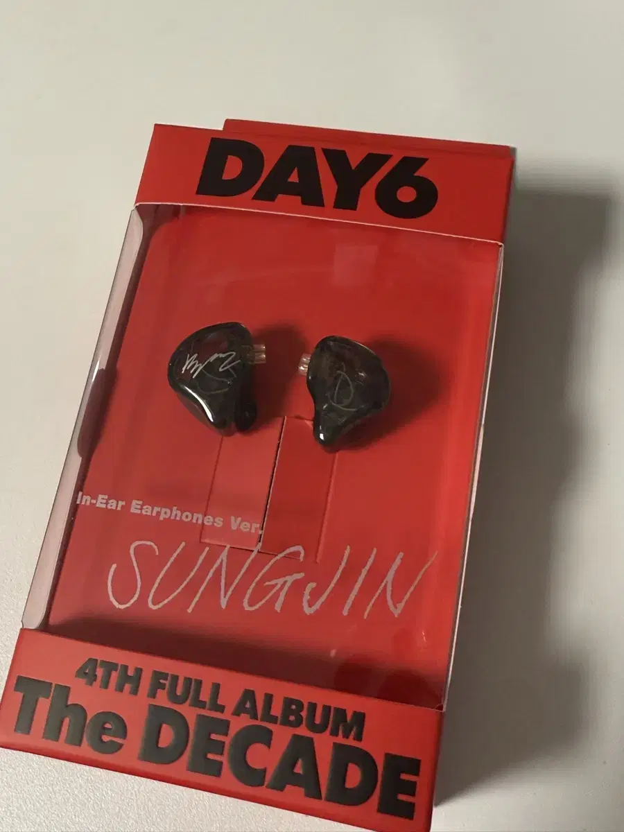 DAY6 | 데이식스 DAY6 The Decade Inearvahn Earphonevahn